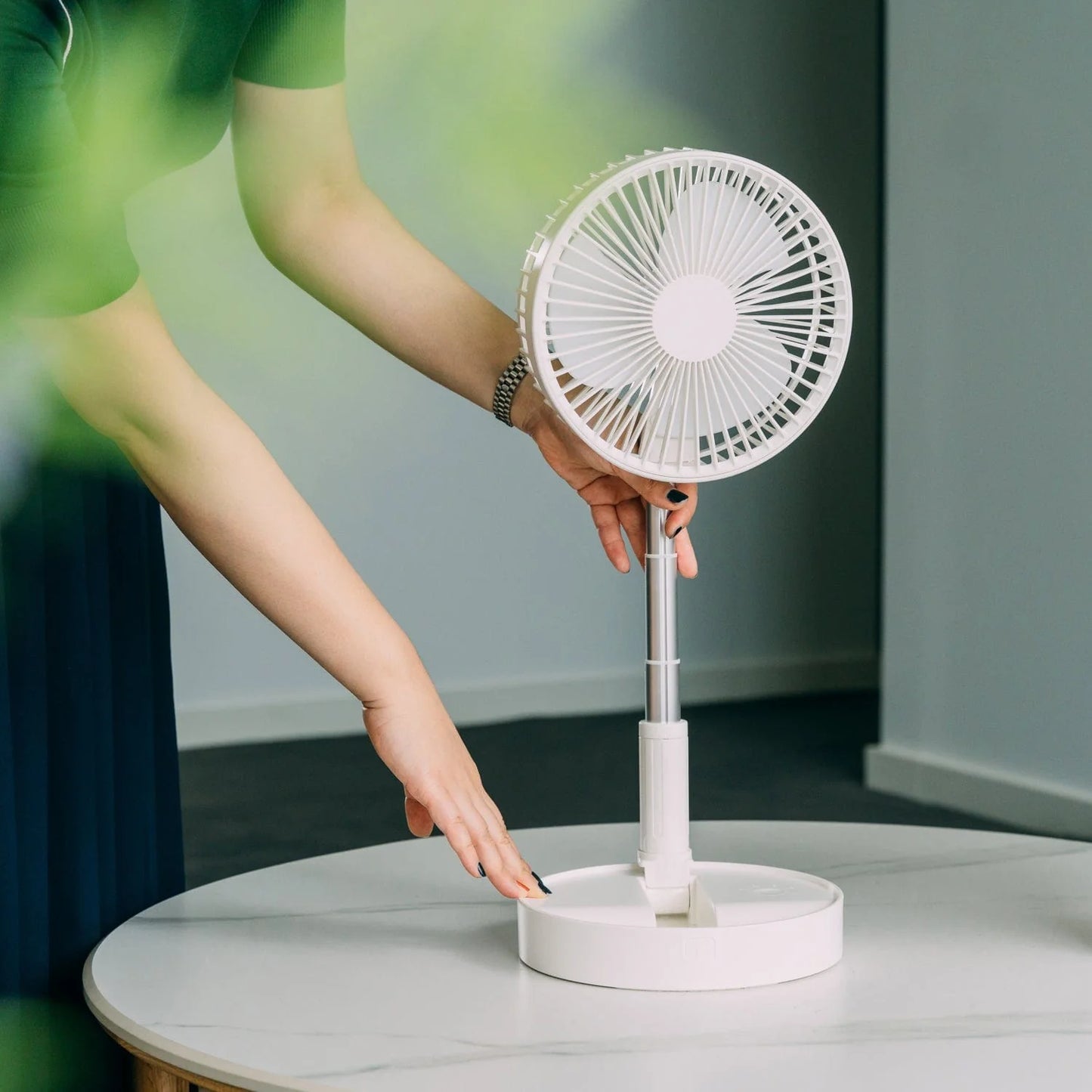 Telescopic foldable recharge fan